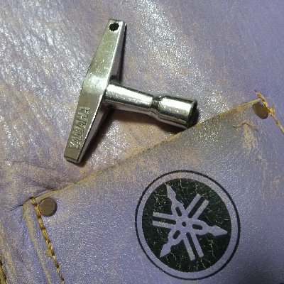 JunkGroove's profile picture. 会社員→バンドマン経由、ただいま音楽業界の末端で極々一部の方々のためにあれこれ難しく考えるお気楽なオッチャン。
ドラムや音楽に関するたわごと中心に運用中。
#music #drums #もの #こと #おと #favorite #thinkdifficult