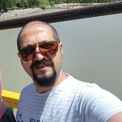پناه جستن درغاری به غایت دور
و زیستن درمغاکی سخت متروک
و زندگی را به معنای خود بازگرداندن
آرزوییست که چون ماری لغزان
از ژرفای ذهن عاصی من بیرون میخزد