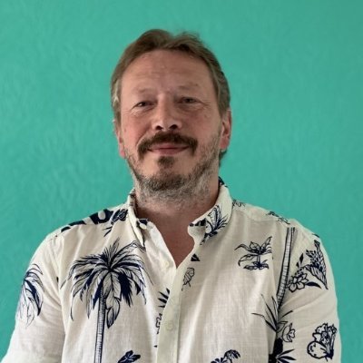 B2B storyteller, CX writer/editor. Loving the remote-work Dorset tinpot life, MotoGP/F1/SBK+feeders, big boats & rock n' roll (and boats that rock!)