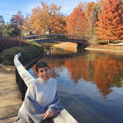 Bilingual Colombian teacher!