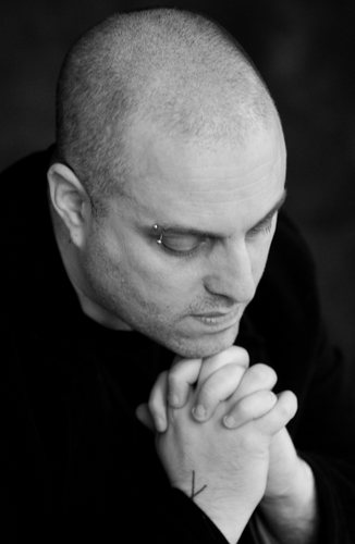 PaulIsUndead's profile picture. Author of PAUL IS UNDEAD: THE BRITISH ZOMBIE INVASION. Moving account to @AlanGoldsher, so follow me there!