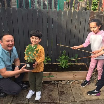 Growing and Gardening in primary schools with pupils of All ages &  All abilities . No exceptions. Owner of https://t.co/Ee8KXDmayU