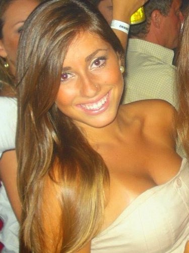 Surfista desde criança ... Sou sensível, e ligo para tudo que me dizem. E muitas pessoas me magoam, sem ao menos saberem.