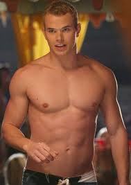 EmmBear's profile picture. I'm single and bi but don't know if I'm looking for a relationship. JUST fun right now. DM's are always open if any ladies or gents want to join me ;) (18+)