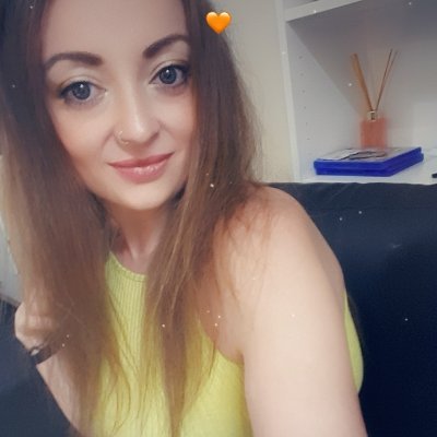 Hi my name is Jess and I Rep for Avon 💖 Keep up to date for all of the latest updates, discounts and more. If you have any questions about products, please DM