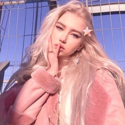 mariisaomg's profile picture. Marisa • goal 1k angels • always trying to spread positivity •Stay positive your worth it •no cross trades•level 900+ in rh      
•500+angels
•15•
