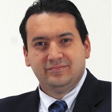 Economista, Ex ministro de Finanzas del Ecuador