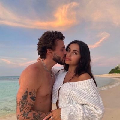 amoresulabbra's profile picture. Frasi d’amore♡︎