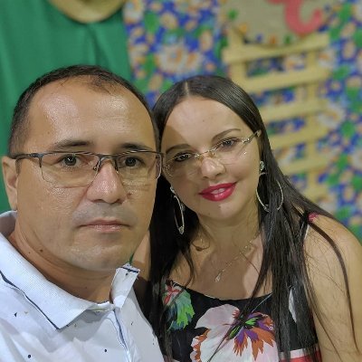 um jovem estrovertido e que gosta de fazer novas amizades