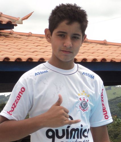 twitter oficial do נσяgє нєияιqυє garoto de 13 anos corinthiano roxoo!!