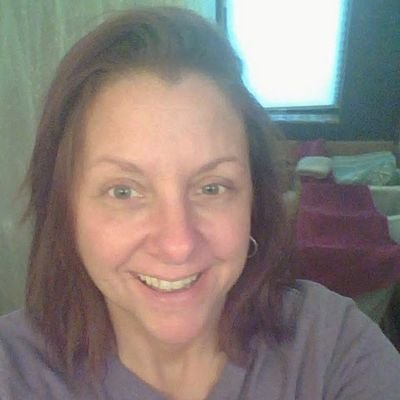 Married, mother of 4 boys or should I now say young men also have 3 pitbulls (my babies) Florida Gators all day long!
VOTEJOE!