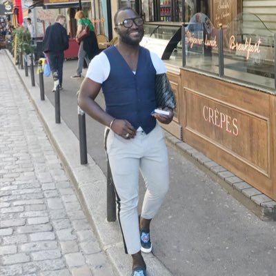 yadalydiaby10's profile picture. Je suis rentré à l’école à l’âge de 15 ans