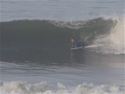 Soy de Peru, trabajo en construccion y practico el Bodyboard.