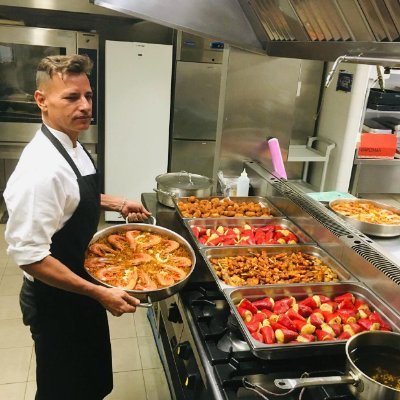 RONNIE / COCINERO 👨‍🍳 Y CAMARERO EN BARCELONA (españa )34-637167138 whatsapp