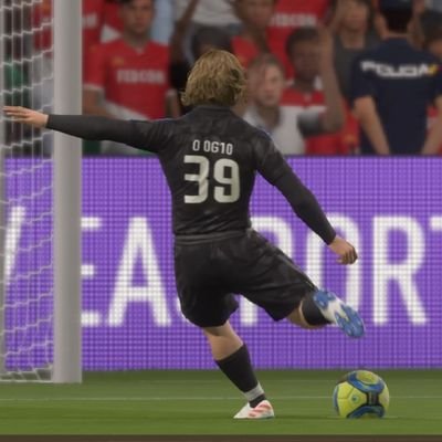 ▪️eSport player
▪️PS4
▪️Fifa20 COD NBA2K20
Ex jugador @VSC_eSports ex Huracan cr eSport.
Socio de Racing club