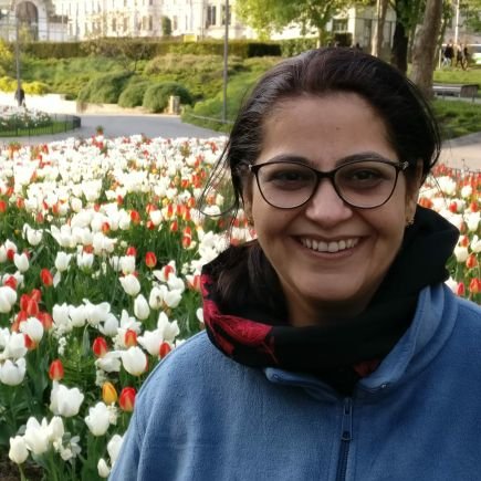 charusplanet's profile picture. 