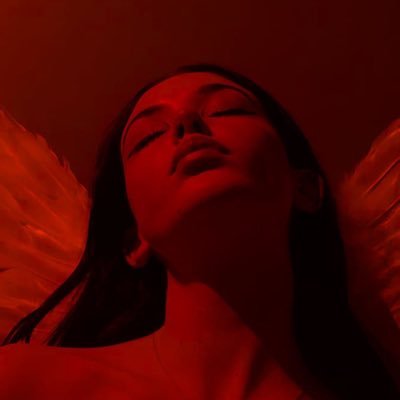 victoriaswrld's profile picture. 