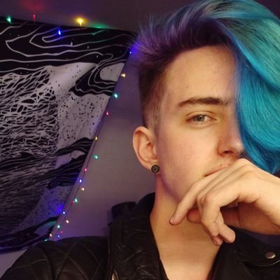 Plays drums, pet snek, likes metal and video games. Just a basic ass games designer who's still obsessed with Pokemon 🥁🐍💀🎮