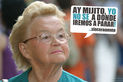 Me meo de la risa, sin piedad me burlo de todo, porque si Dios castiga, que me va hacer si ya tengo una pata más allá que aquí, sigan mis sabios consejos...