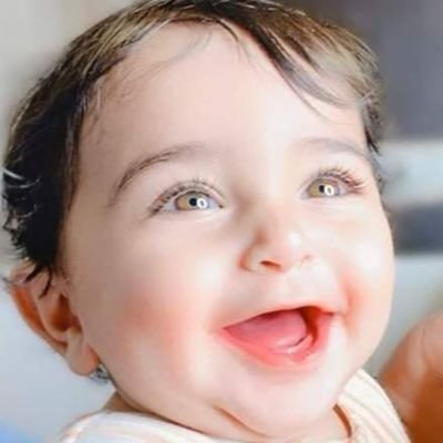 أصدق الحزن ابتسامة في عيون دامعة.