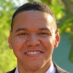 Huge sports guy and Lakers fan. Loves all things Tech, Gaming and Movies and a decent basketball player #GoBucs #Lakersnation #ChelseaFC