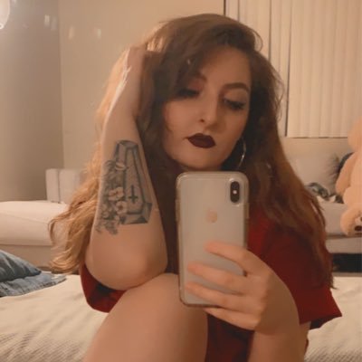 angeliquemarien's profile picture. 