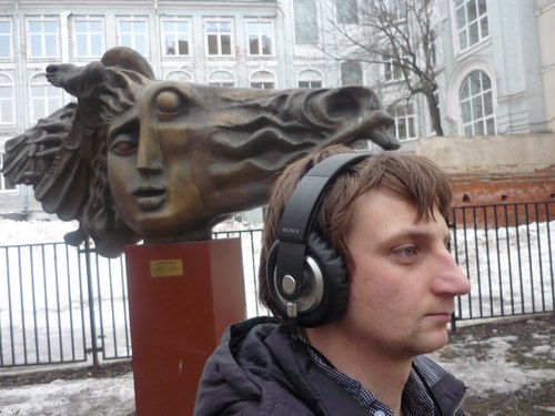Я работаю в поддержке финансовых систем, люблю слушать хорошую музыку, играть в энкаунтер и жить -) Будем друзьями.