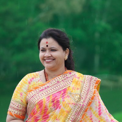 Shri Gurumaa Snehal, Professional Astrologer and Spiritual & Motivational speaker provides accurate solutions for all your problems through