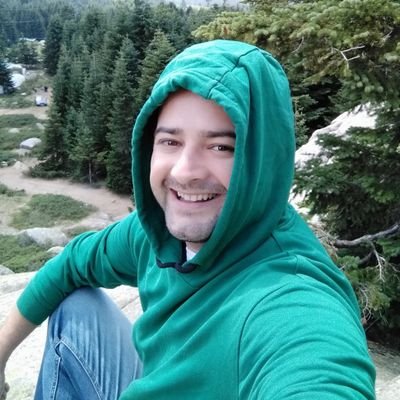 Bursaspor'lu,eşine ve oğluna aşık,satınalma yöneticisi,uykuya bayılıyor,şairin dediği yolun yarısını geçti.