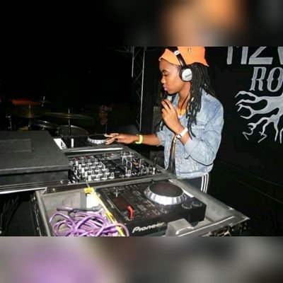 Monique69709186's profile picture. Female Dj🎧
Diskie Player⚽