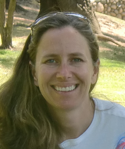 4th grade teacher.  Loves to dig in the dirt, books of all kinds, anything science related.  Ready to make the most of my time here!