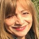 carolinarcira's profile picture. 