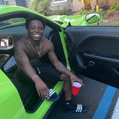 ♋ 20 Sc@TheGreatHank20 Florida Boy 🌴🇭🇹 Grinding💸🏈📚 352✈419