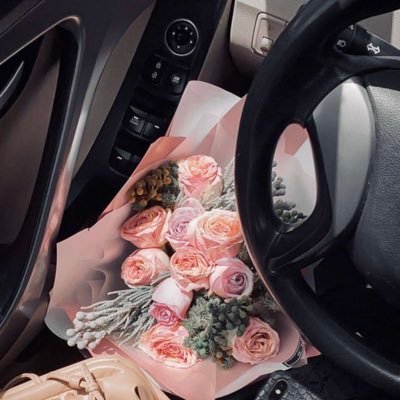 NdaAsy's profile picture. اللهمّ أسألك لذّة النّظر إلى وجهك الكريم، والشّوق إلى لقائك في غير ضراء مضرّة، ولا فتنة مضلّة،اللهمّ زيّنا بزينة الإيمان، واجعلنا هداة مهتدين.