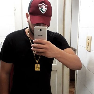 celincachorrao's profile picture. O lutador, o guerreiro da luz conhece sua imensa força; e jamais luta com quem não merece a honra do combate.