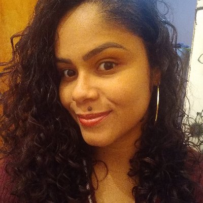 Mamãe do Cauã e da Alice, Técnica de Enfermagem especialista e apaixonada por urgência e emergência, estudante de enfermagem da UFRGS e geminiana.