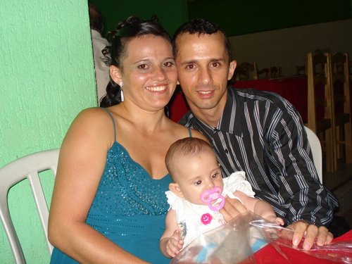 Sou membro da Igreja Hebrom, casado com a Antônia Elineuda Lili e tenho uma filha linda. O menor virá a ser mil, e o mínimo uma nação forte ... Isaías (60:22)