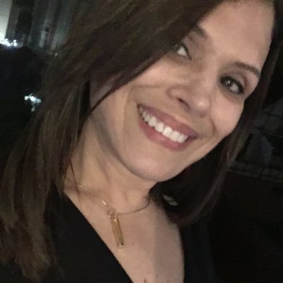 vie_fatima's profile picture. Sou confuso, sou imenso, há uma multidão dentro de mim. ( Walt Whitman ) Quando a ditadura é um fato, a revolução é dever!