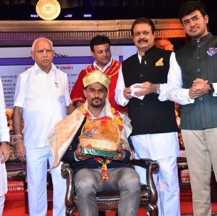 vishwabhaskar's profile picture. Commonwealth Record Holder (327 Kgs) in Powerlifting.

My Dreams took me from Coma to Commonwealth.

Dedicated to Health, Fitness & Injury Management.