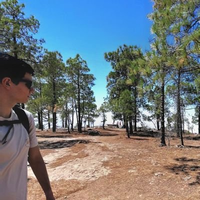 Desarrollador de software. Amante del deporte y la tecnología.