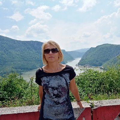 IvanaMomcilovi4's profile picture. 