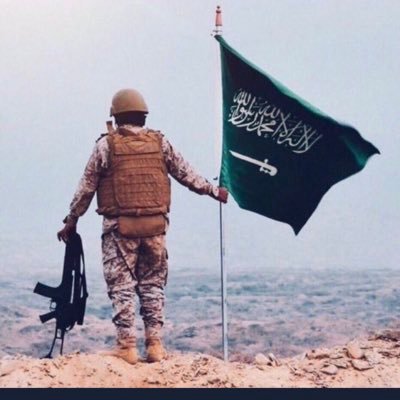 qs_in_'s profile picture. Just kiss your girl and be kind♥️🖤.