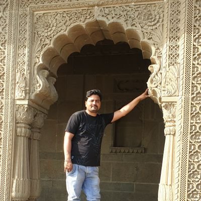 चंद लफ्ज़ों मे तुम्हे समेटना
मुमकिन नही है मेरे लिए…