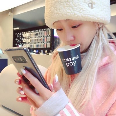 layla11l_7's profile picture. 