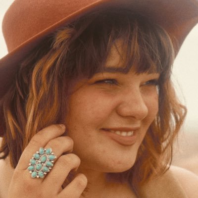 kierameloy's profile picture. i’m pretty sure this is my 1,153rd twitter account