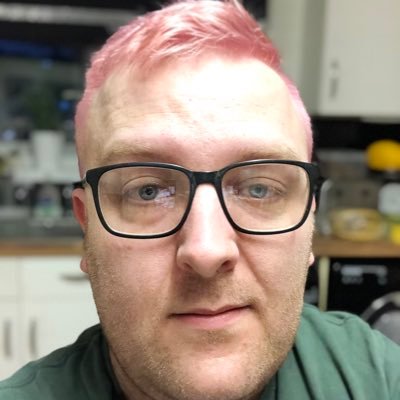 32, gayAF. i like butts, cats and pizza.