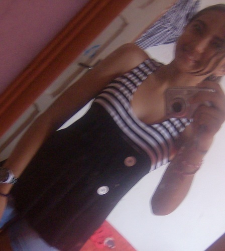 Não escolha a pessoa mais bonita do mundo , mas aquela que faz do seu mundo o mais bonito :}