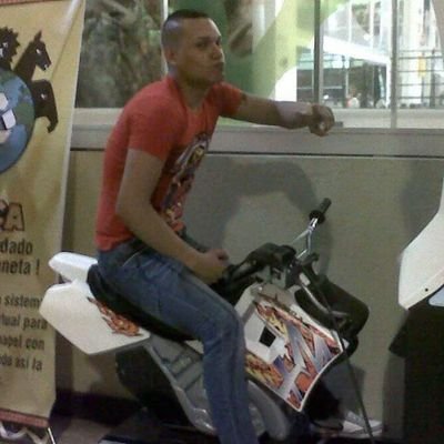 deporte, motos y video juegos.