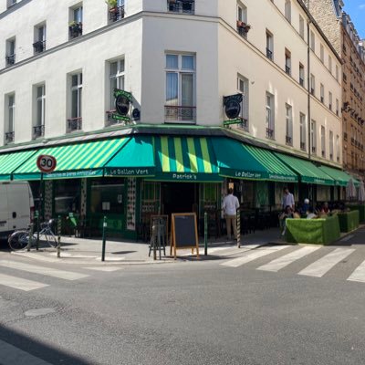 Large family run irish bar in Paris , home to the largest Irish whiskey menu in the world! over 250 different references. 33 rue de montreuil paris 75011