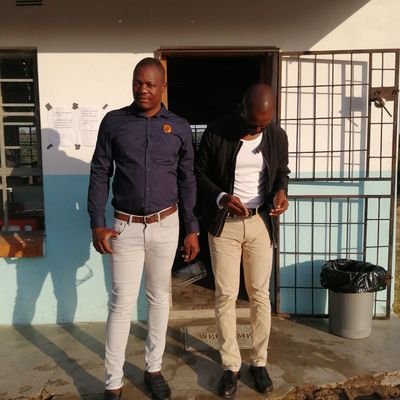 Born in Umhlabuyalingana, Emanguzi, far north of KZN, next to Mozambique border line.🌍
I FOLLOW BACK INSTANTLY